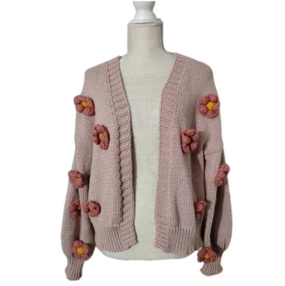 Altar'd State Womens Cardigan Sweater Sz S Mauve 3D Floral Appliqués Chunky Knit - Picture 2 of 6